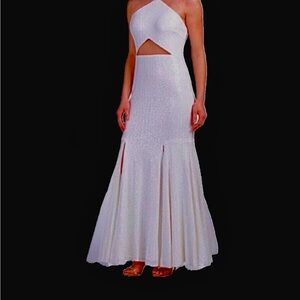 Chic White Backless Evening Dress